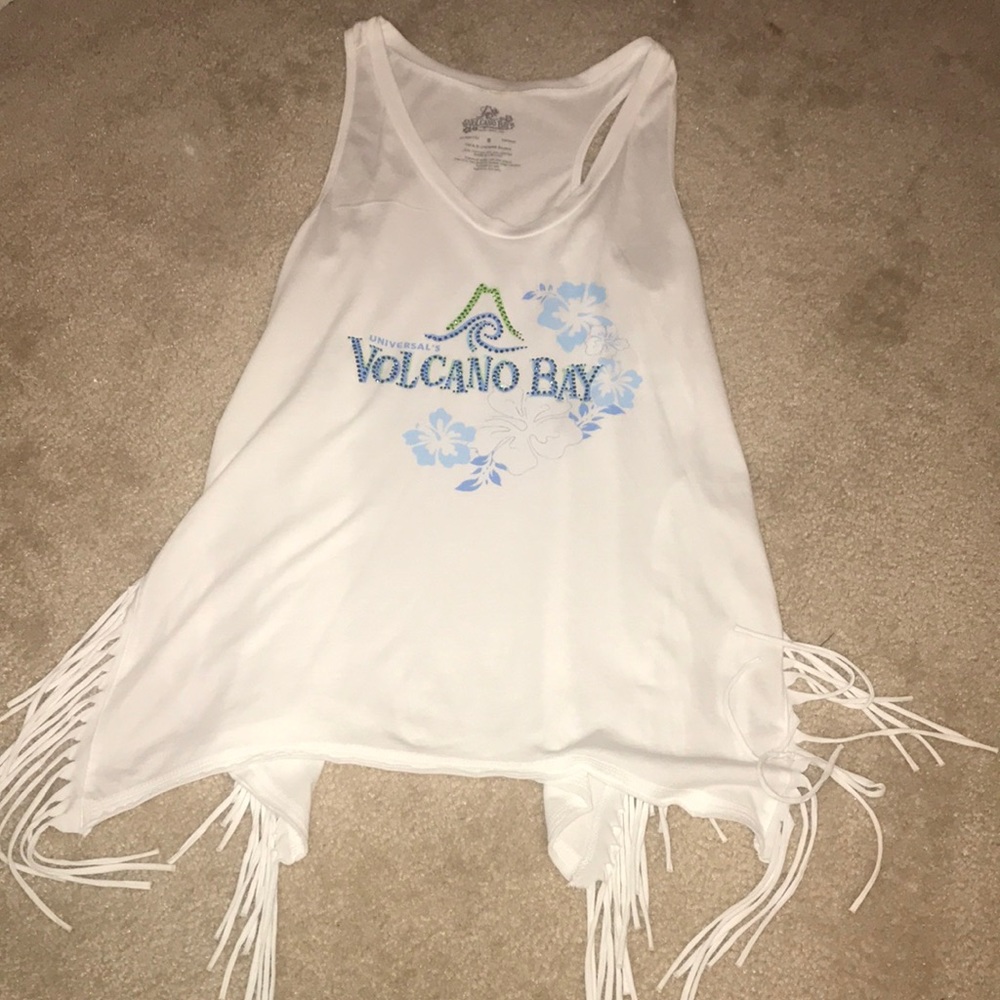 NEVER WORN VOLCANO BAY TANK TOP